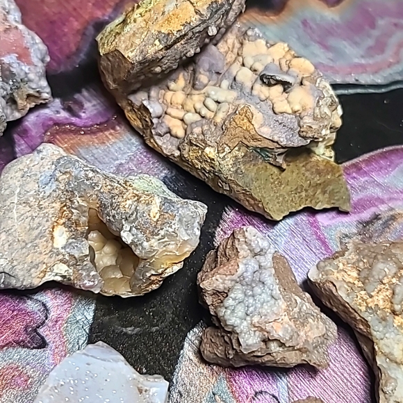 RARE & STUNNING Thumbnail up to Cabinet size 🍇BOTRYOIDAL crystals from Oregon! - Picture 12 of 16